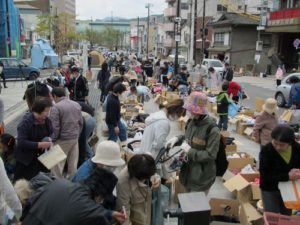 もってけ市開催中!