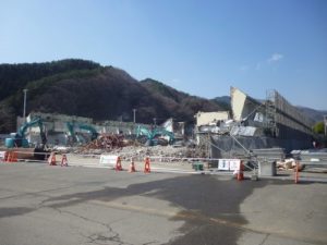 釜石市民体育館のその後の様子を見に行ってきました