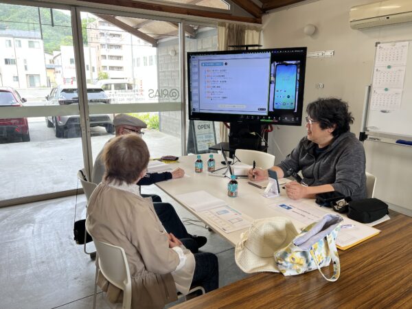 シニアのためのスマホ教室（全3回の第1回）を開催しました！